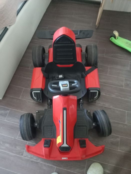 Машина детский срочна продаю