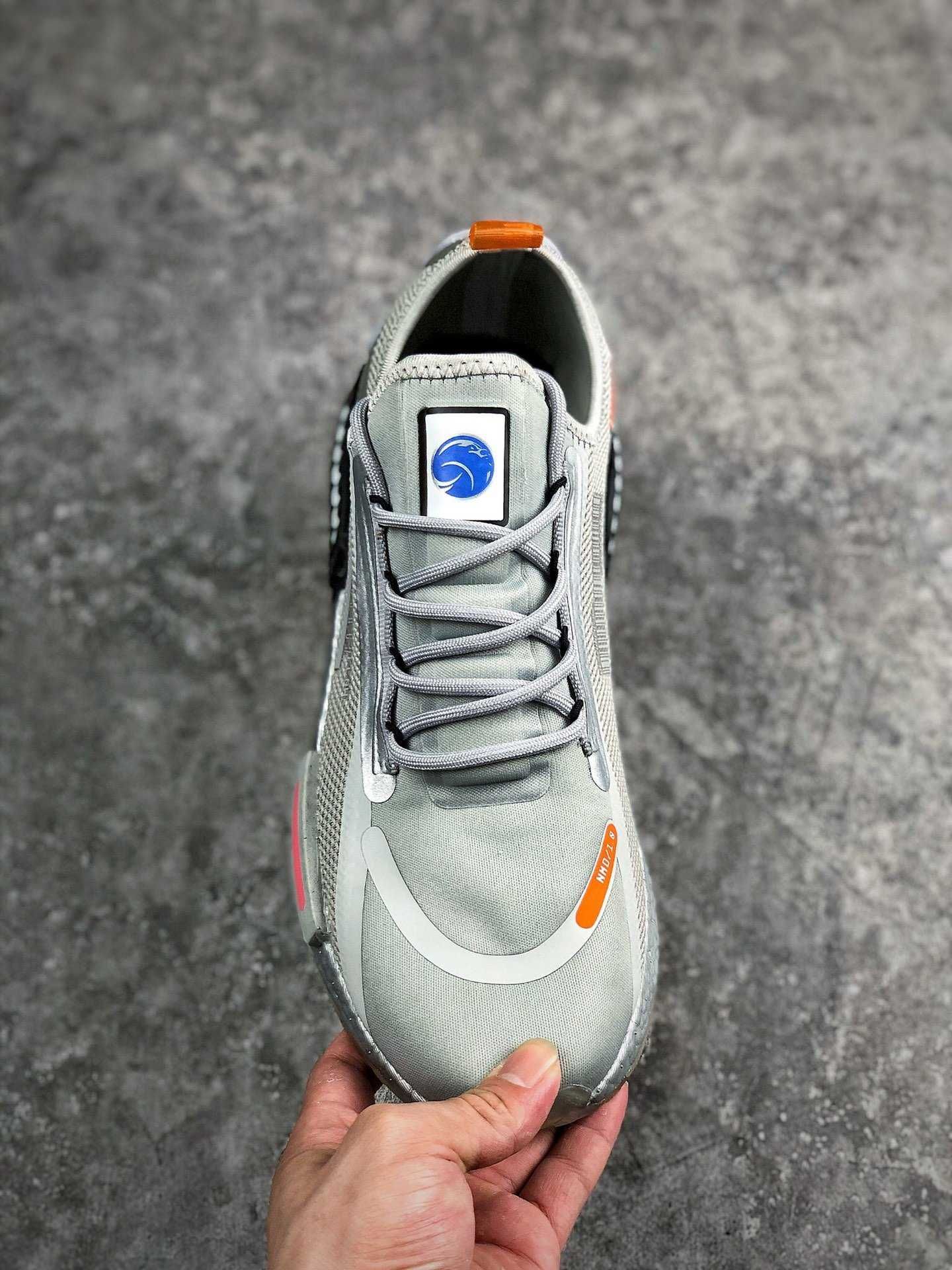 Оригинални  маратонки * ADIDAS NMD SPECTOO NASA * EU40