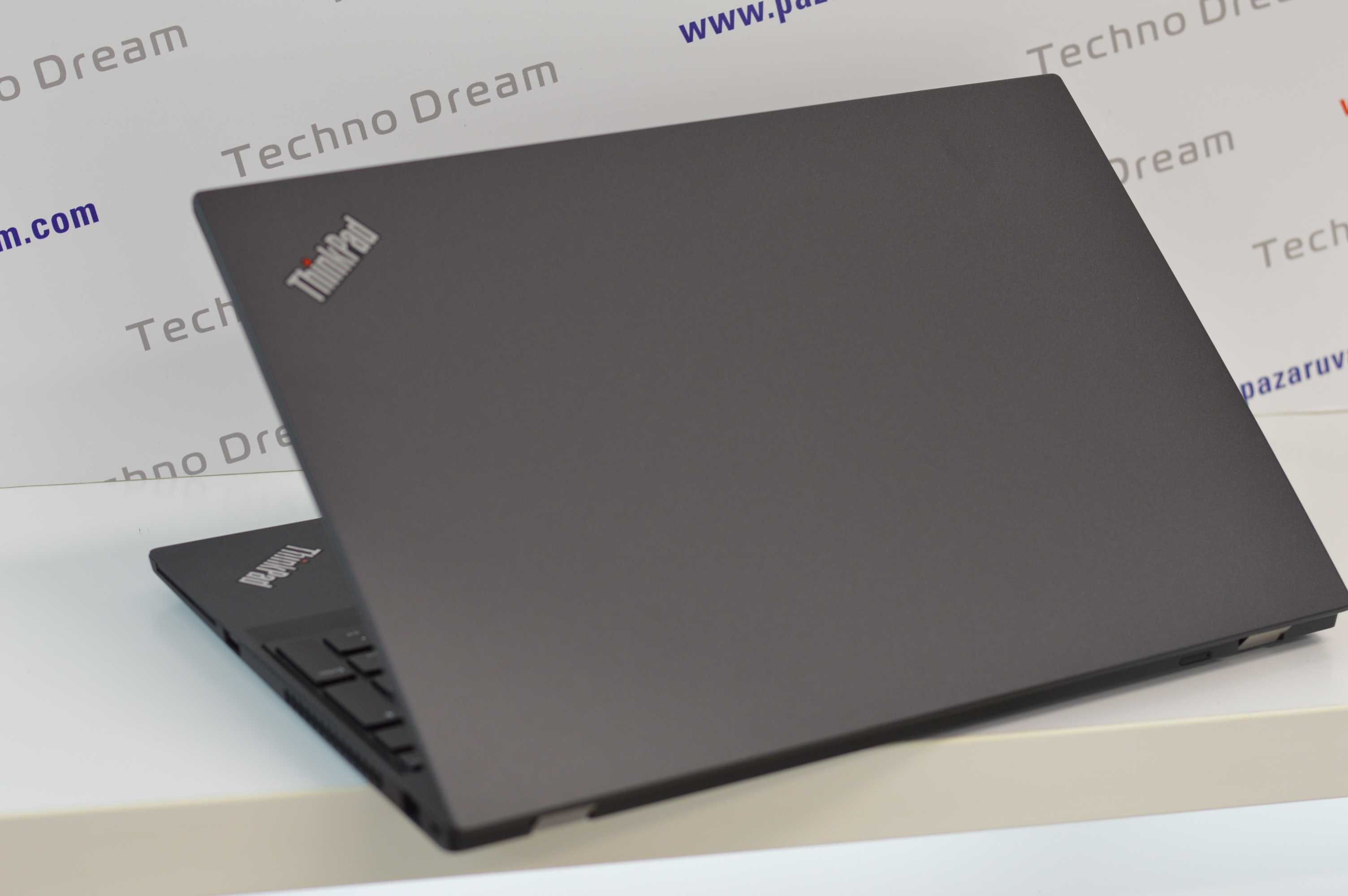 Lenovo ThinkPad P53s-Intel Core i7-8665U / 32GB DDR4 / 512GB SSD NVMe