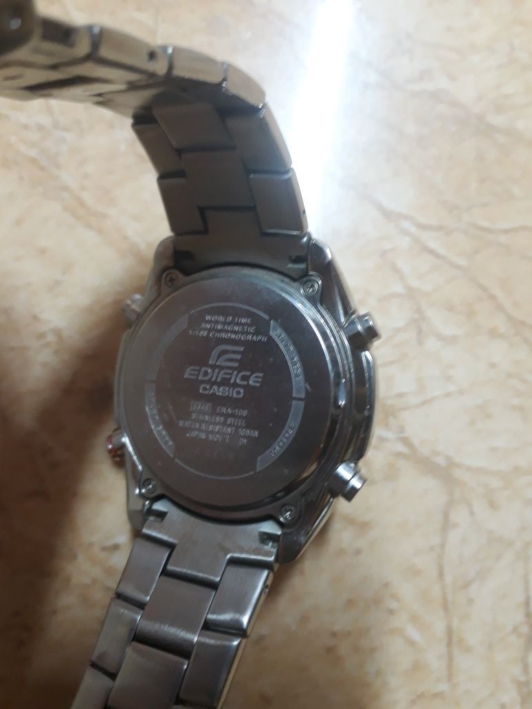 Vând ceas Casio.