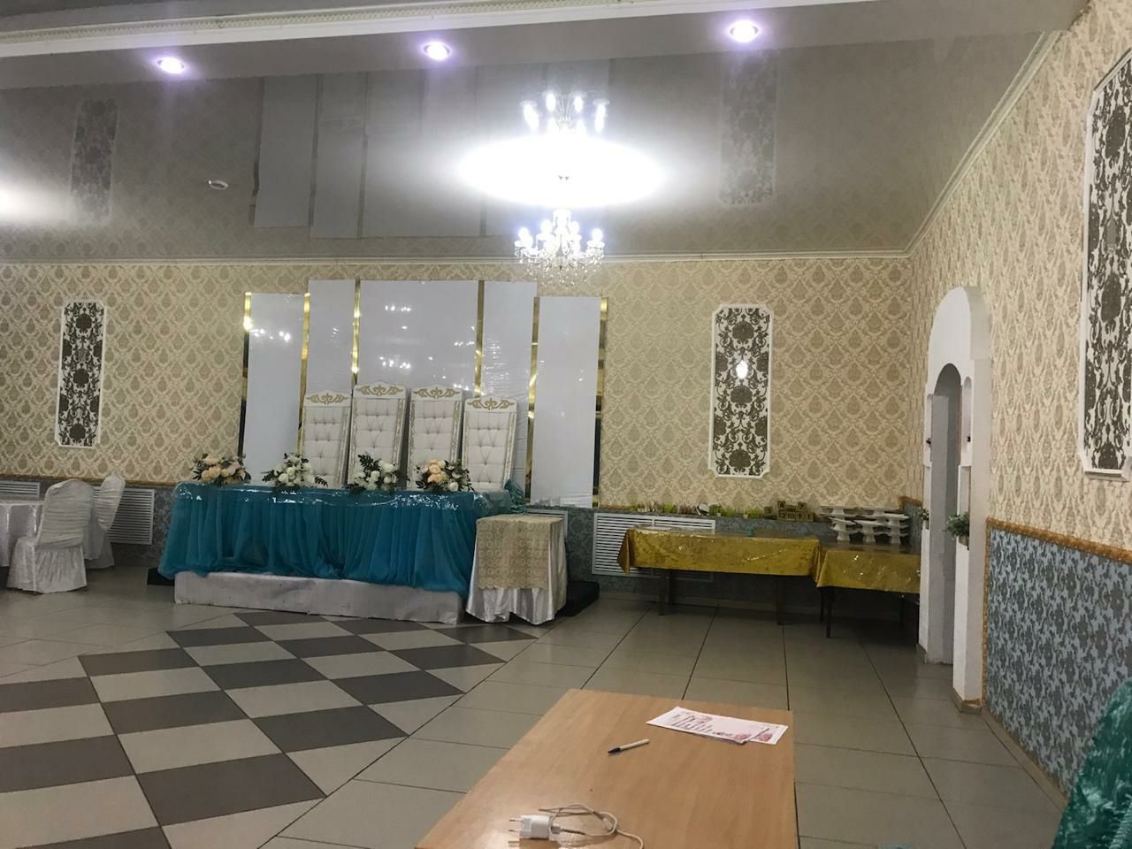 Продам ,,РЕСТОРАН,, с земельным участком 0.2026га. На 150-200 мест.