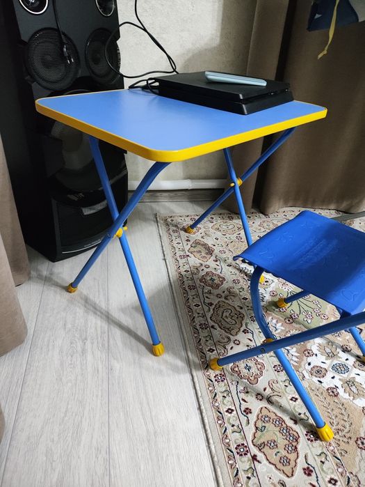 Детский стол и стул