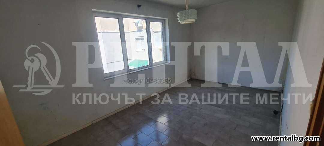 Тристаен апартамент 105 кв.м 5 етаж