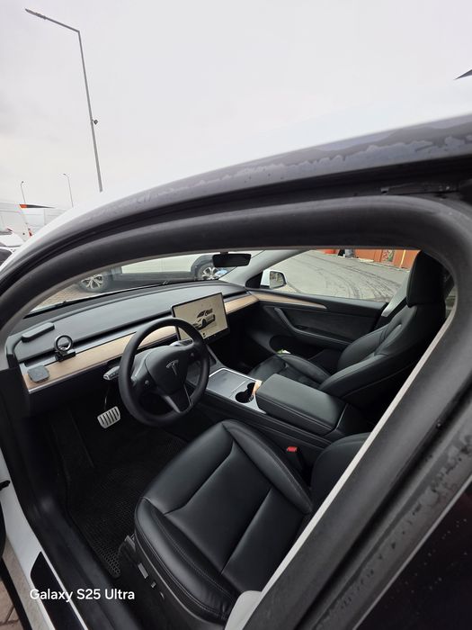 Tesla model y performance