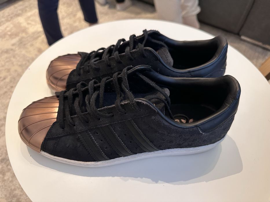 Adidas superstar cu botul metalic