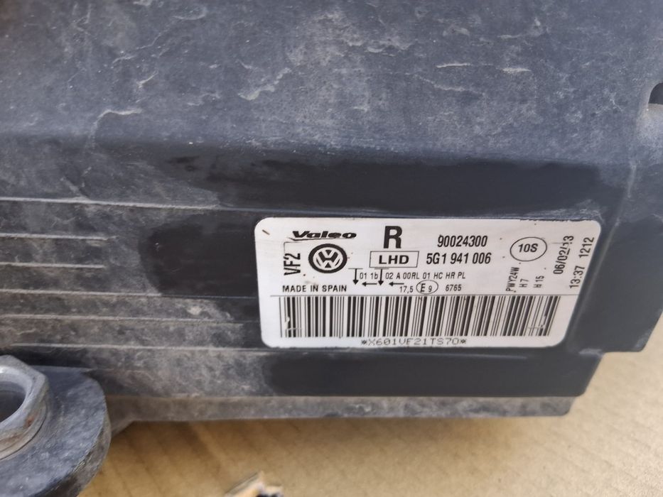 Faruri Golf 7 cu sticla crapata