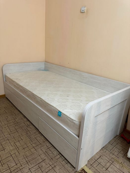 Кровать односпальная