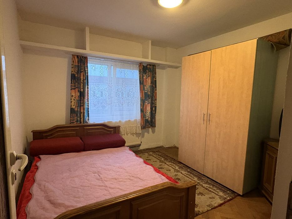 Inchiriez apartament 3 camere