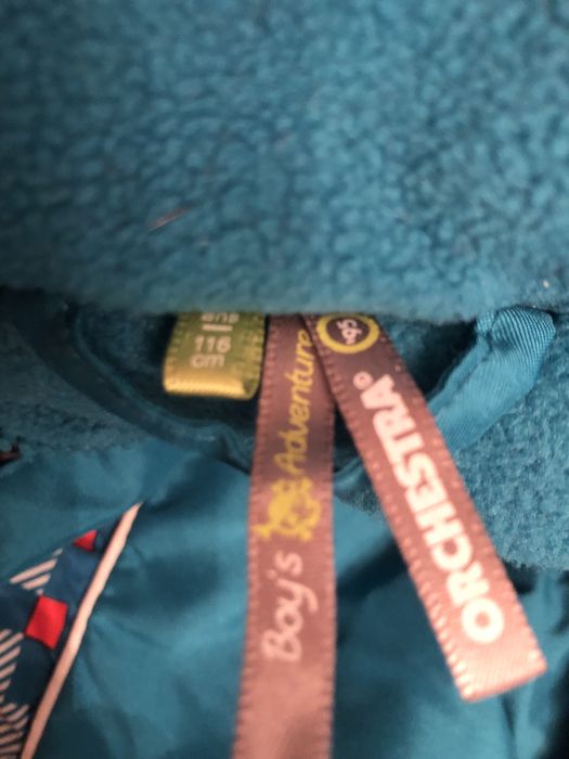 Комбинизон можно и на девочку ,а также на мальчика