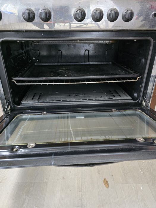 Продам газовую плиту