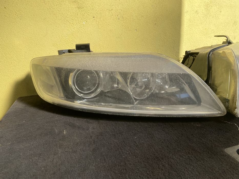 Faruri Xenon St/Dr Audi Q7 An 2007 Pret 1300 lei buc