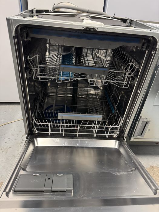 Mașină de spălat vase încorporabilă Electrolux EEG48200L