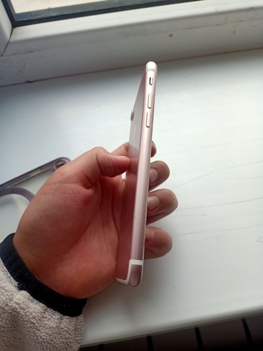IPhone 7 розовый