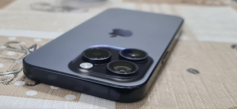 iPhone 15 Pro bLue  Titanium