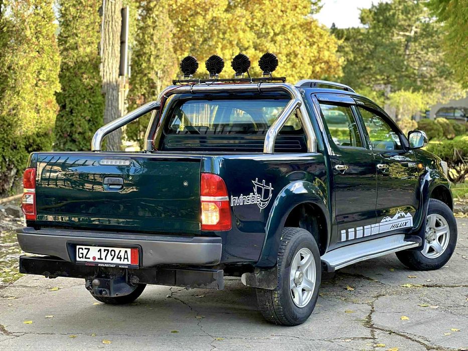 - IMPECABILA Toyota Hilux INVINCIBLE 2.5Tdi 180cp