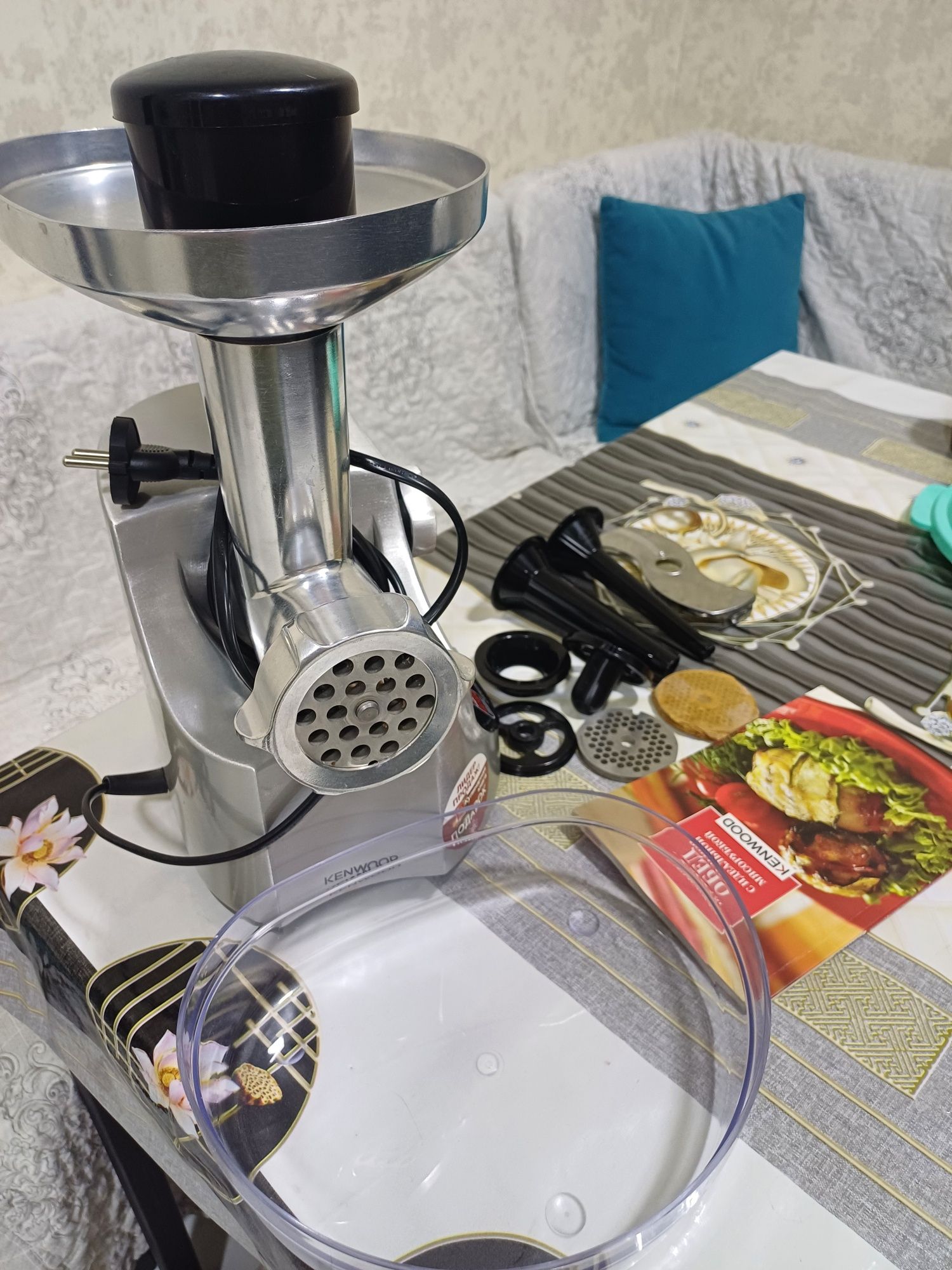 Срочно продаётся новая мясорубка.