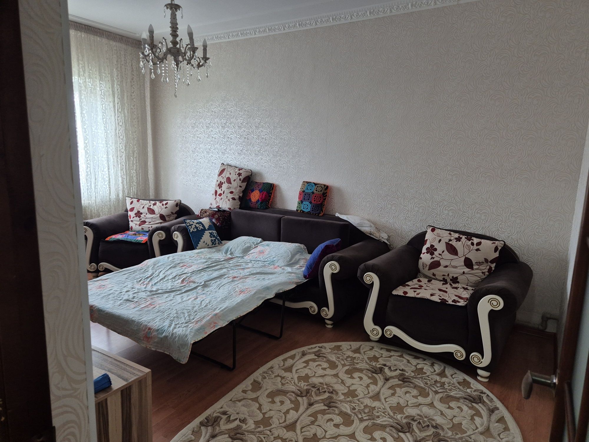 Мкр атыраудан үй сатылады.