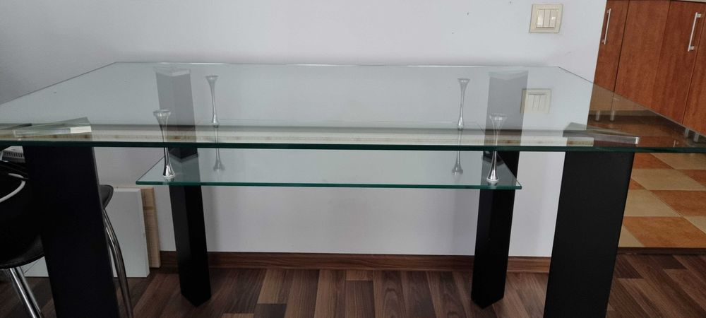 Masa cu blat de sticla