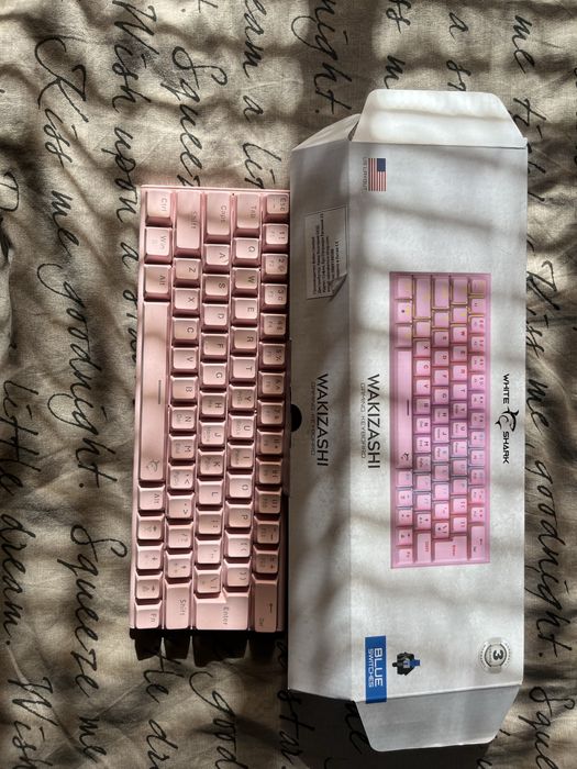 Keyboar Whiteshark Wakizashi blue switch