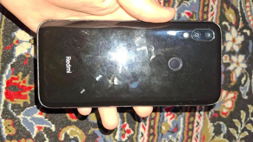 Arzonga Redmi 7 telefoni