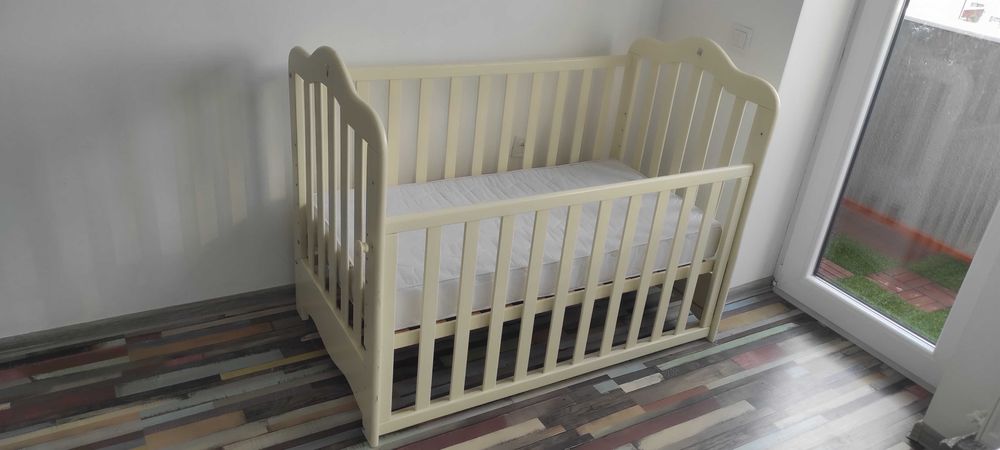 Pătuț copil din lemn