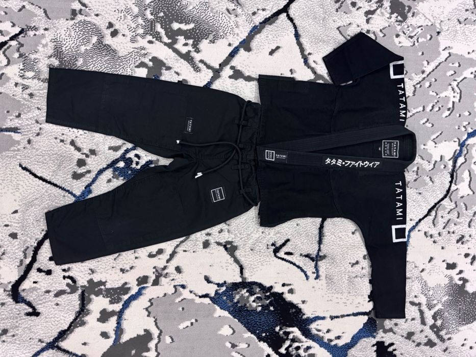 Кимано для JIU JITSU. Tatami