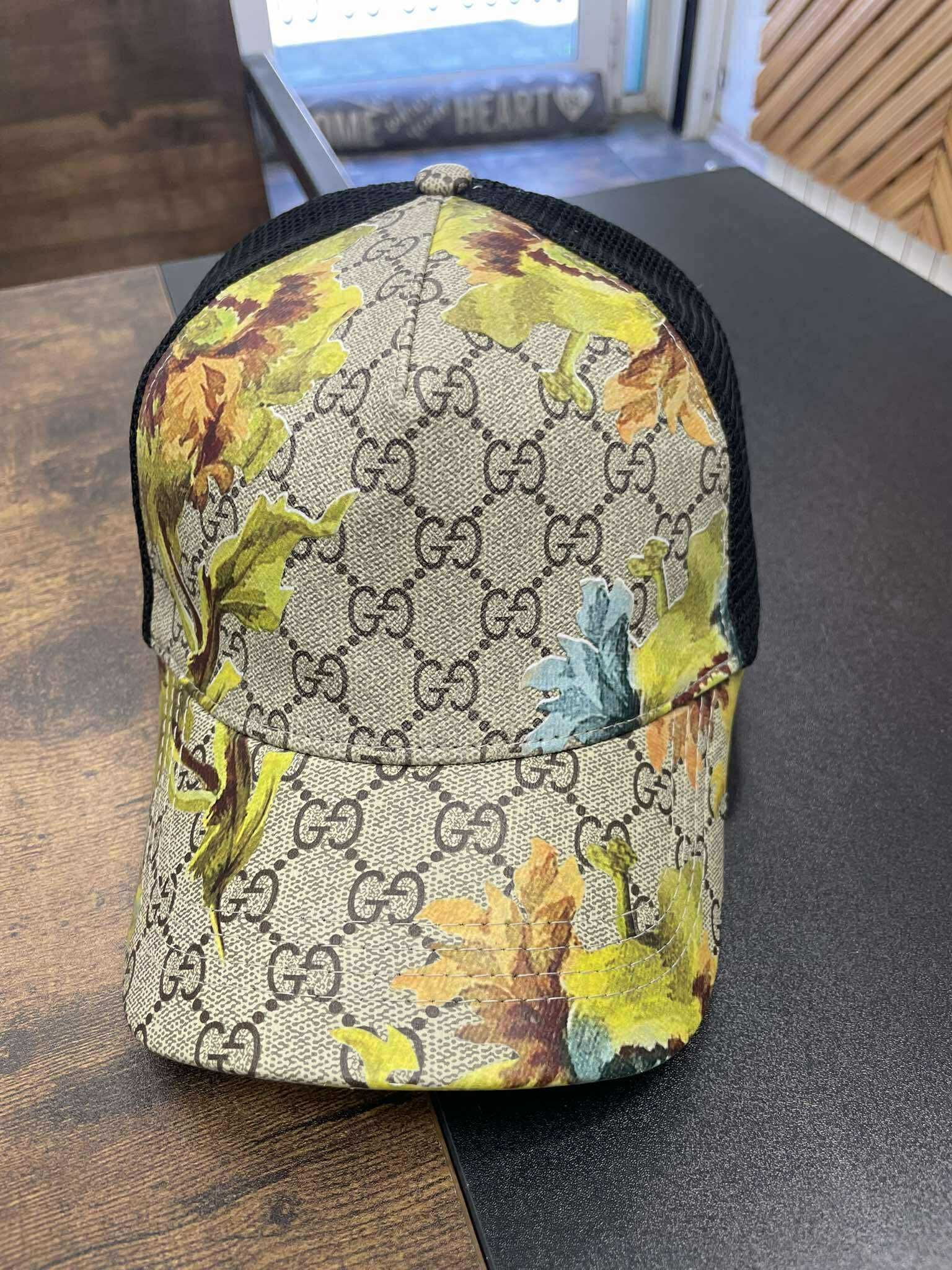 Шапка с козирка Gucci