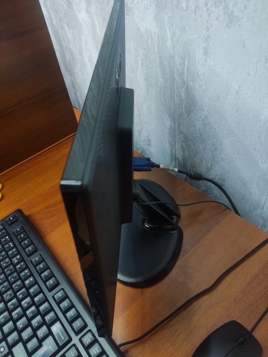Lg 19 led monitor