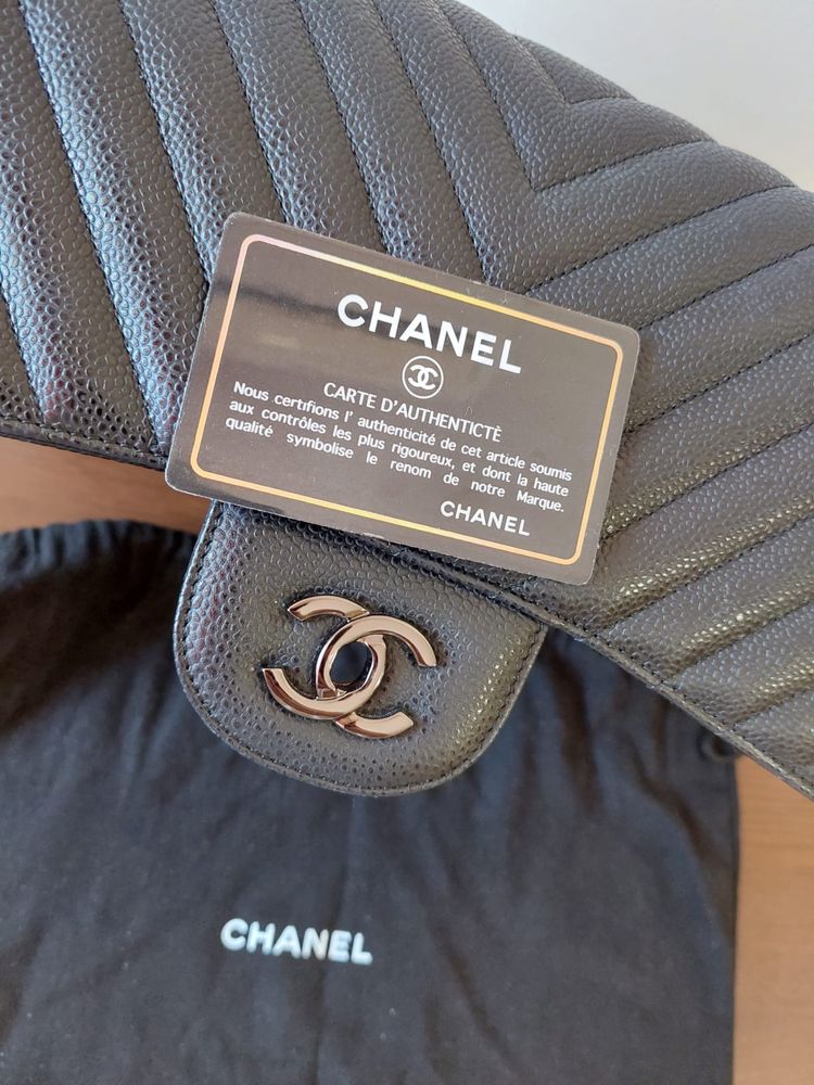 Geanta Chanel medium piele clasica caviar 255