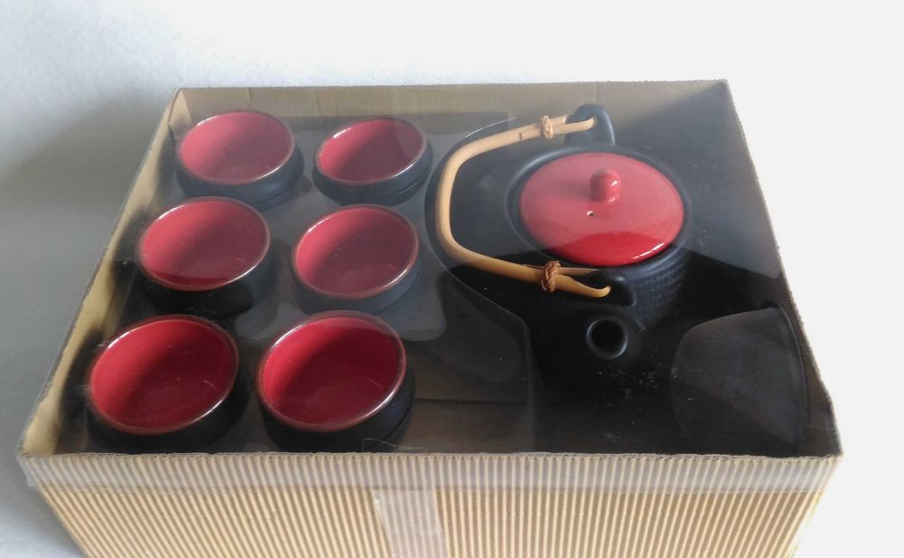 Set ceai, chinezesc-japonez-asiatic, ceainic +6 cescute, rosu cu negru