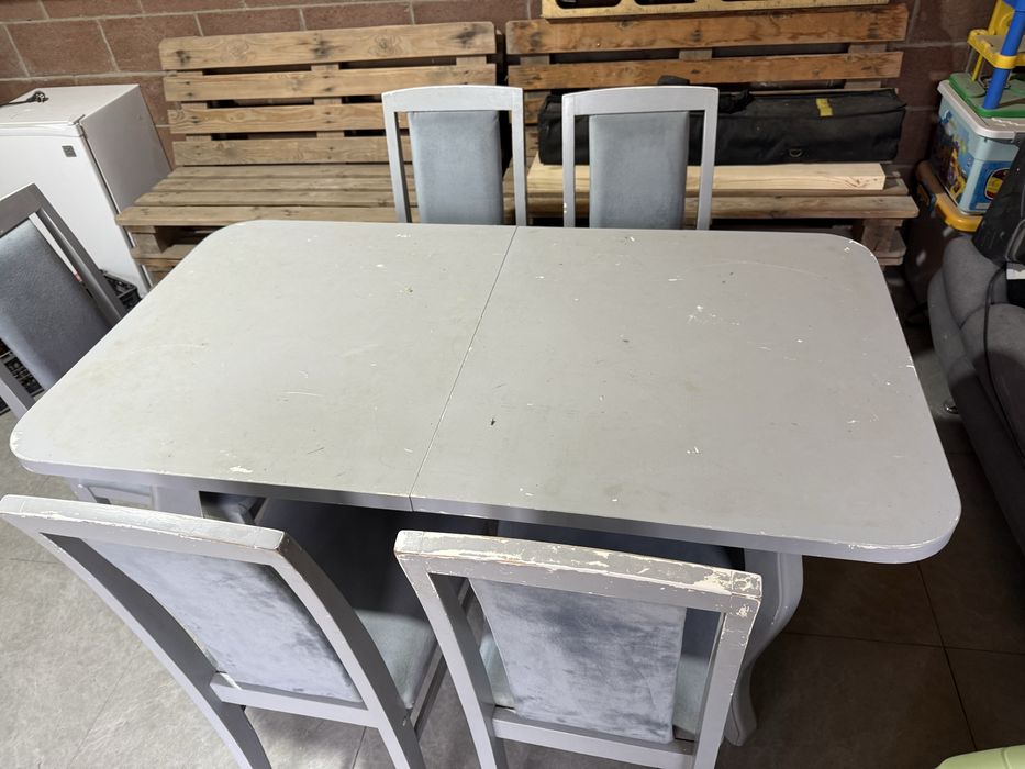 Куханный стол и 5 стульев