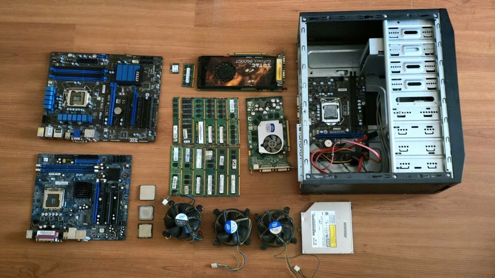Lot componente PC retro – plăci, CPU, RAM, video – Oradea