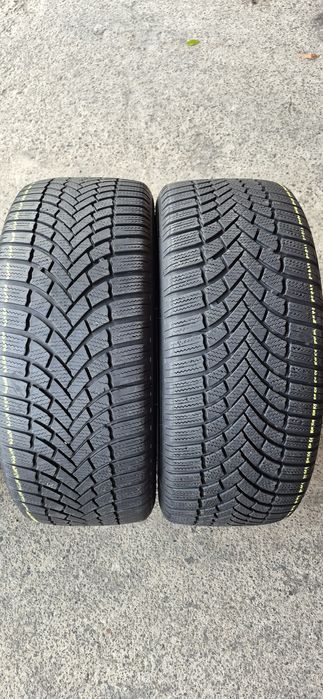 4 anvelope iarna Bridgestone 235/45/18.Pretul este pe bucata