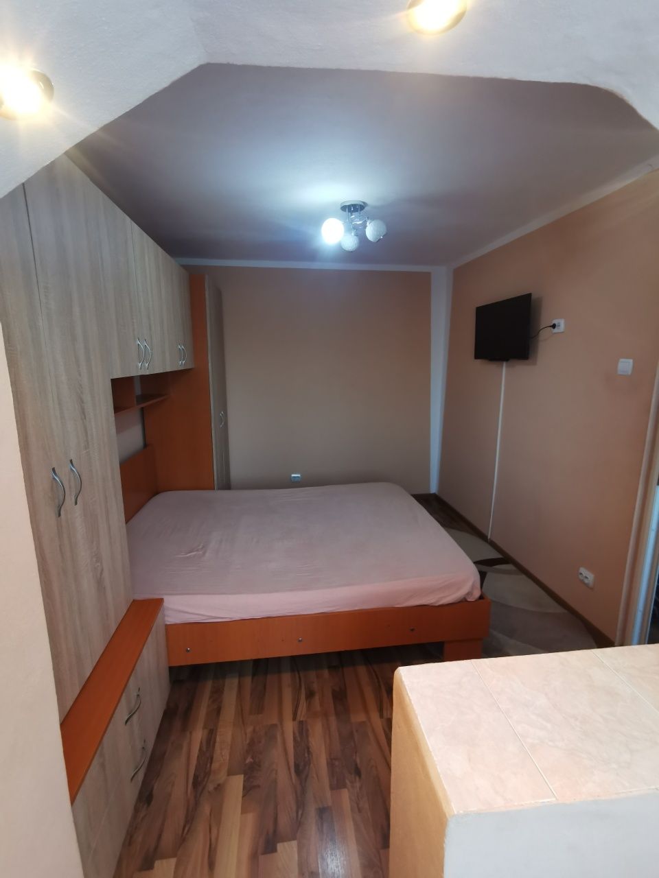 Vand apartament 2 camere