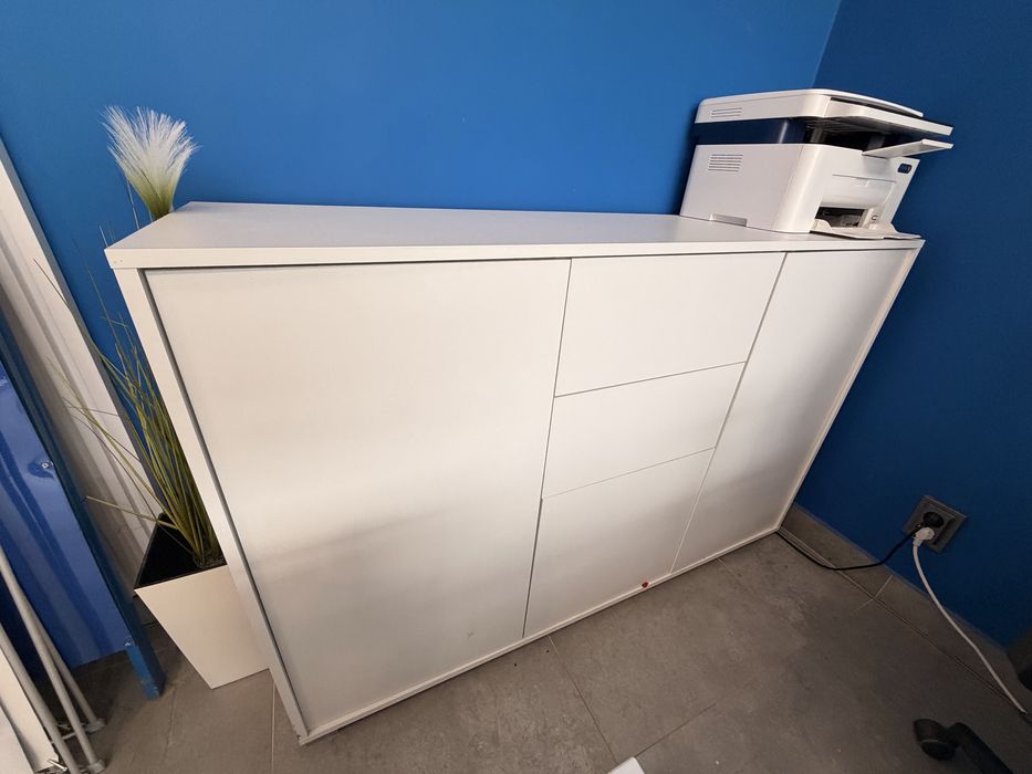 Офис Мебели - шкаф 2бр, бюро - 2бр, офис столове