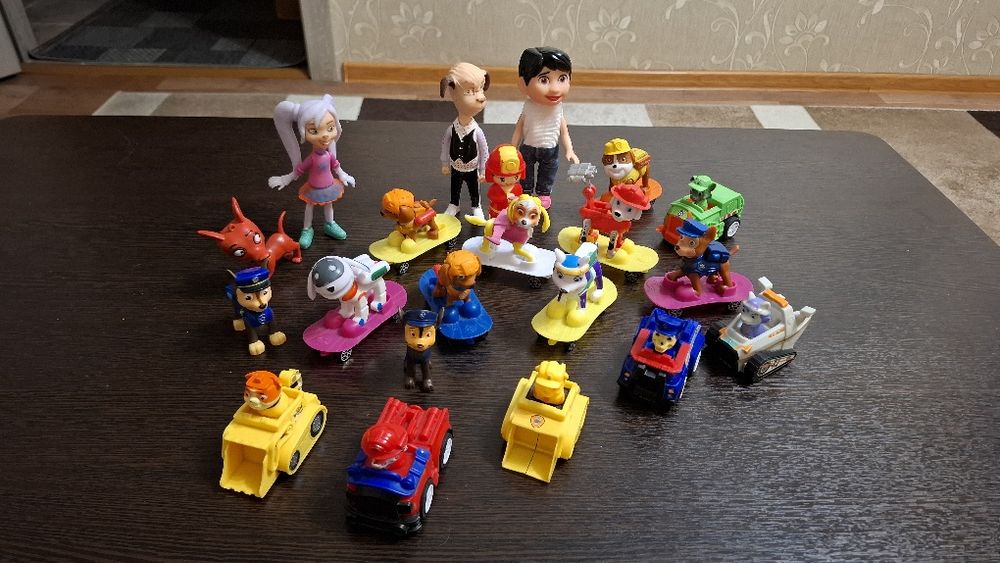 Продам игрушки для мальчика