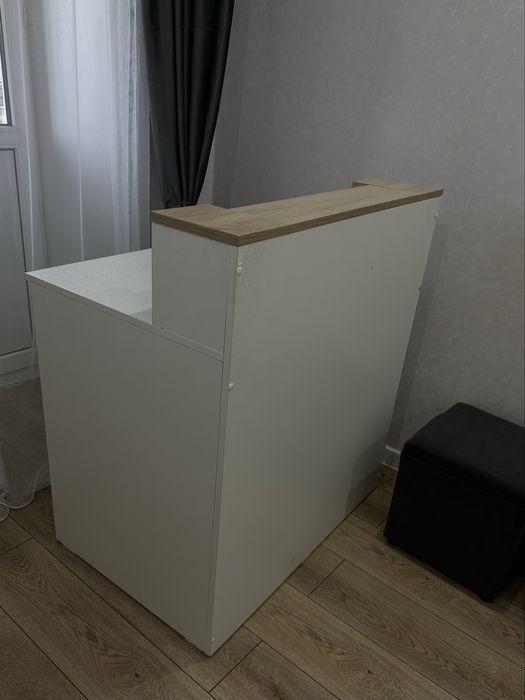 Ресепшн 65тыс и лампа и пуфики по 5,500