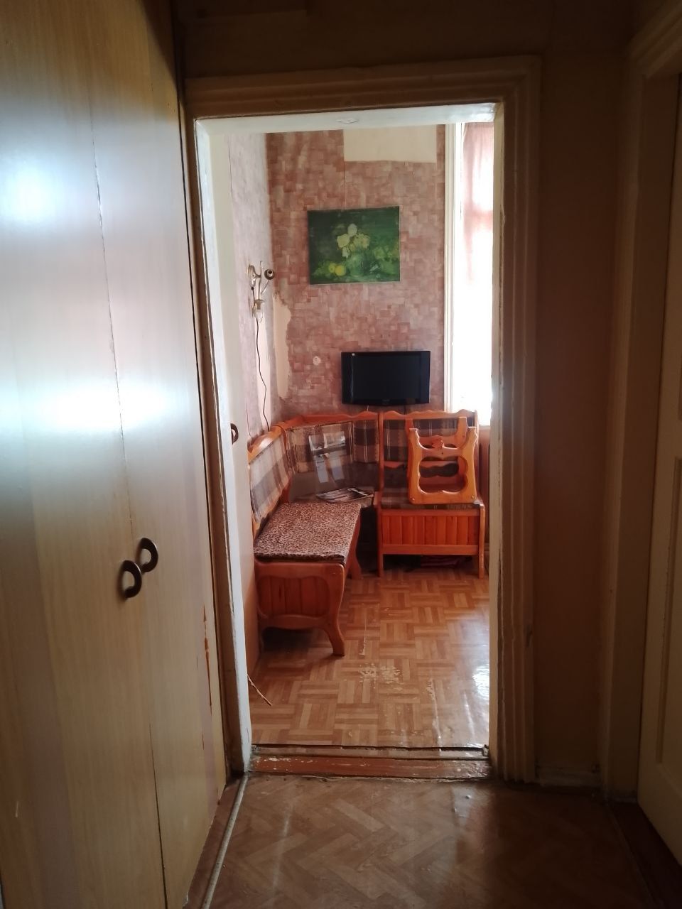Продается квартира есть ипотека 2/4/4 Ор Саракульская. Кофе Каролина