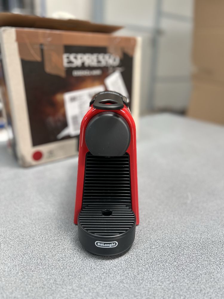 Кафемашина NESPRESSO Essenza Mini Red