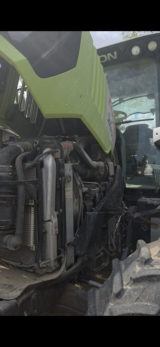 Tractor Claas Arion 530