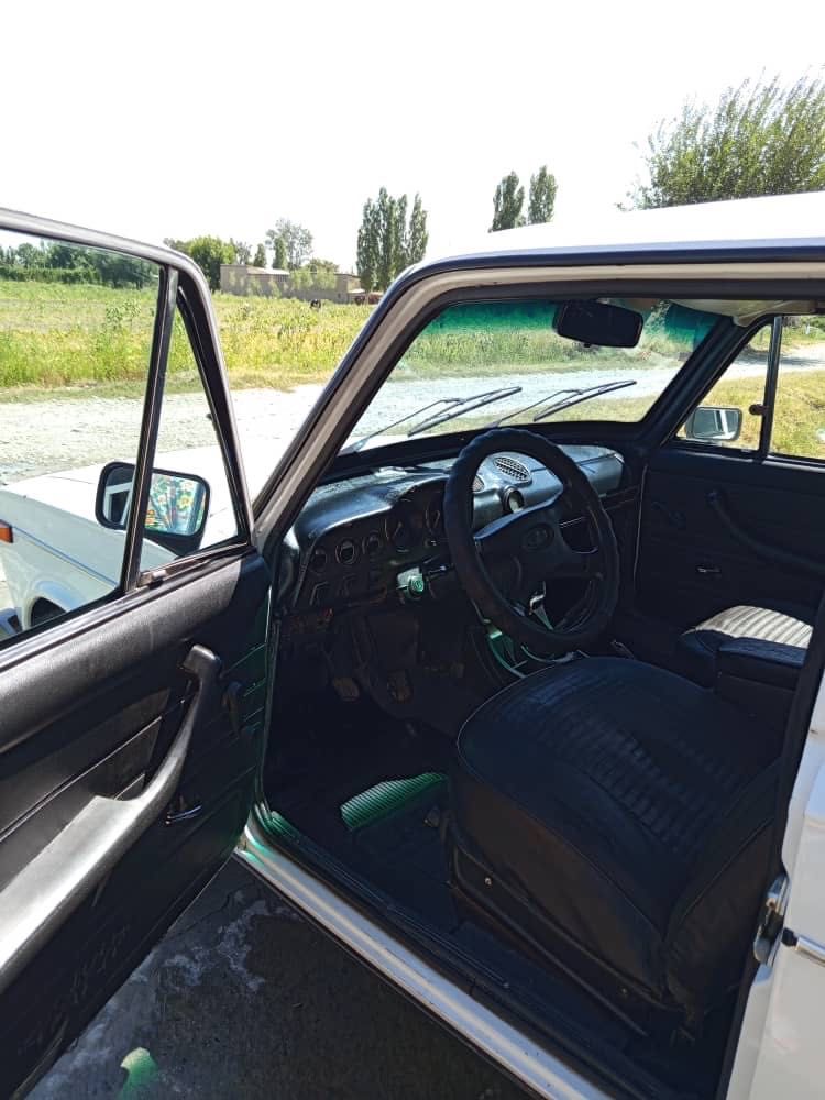 Lada 2106 sotuvda