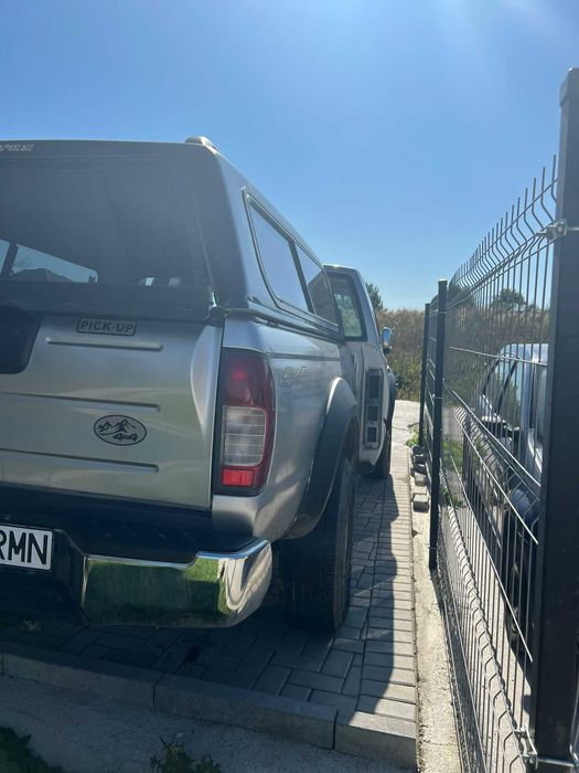 Nissan Navara avariat