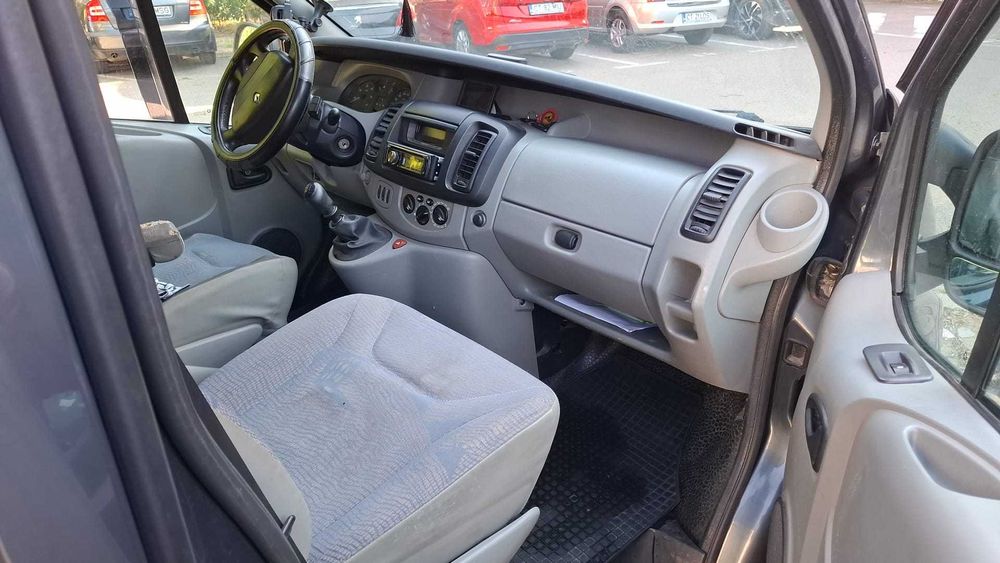 Renault trafic - 5 locuri