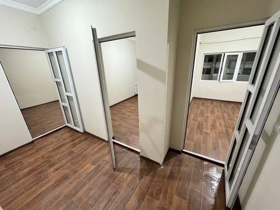 2 xonali kvartira sotiladi