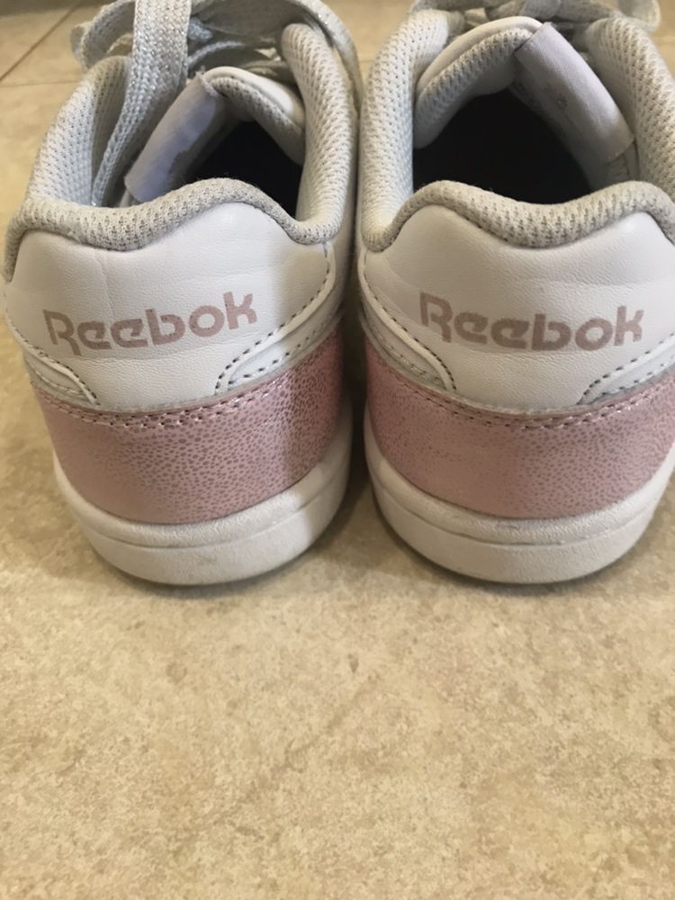 Adidasi Reebok 33