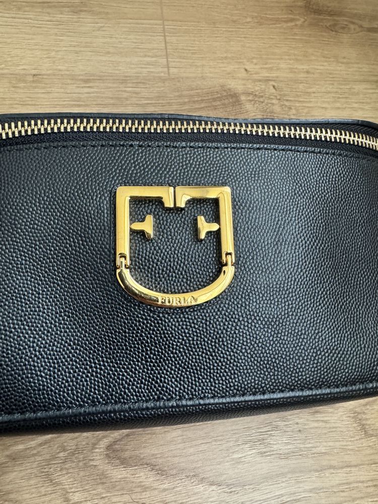 Чанта Furla за през кръста или през рамо