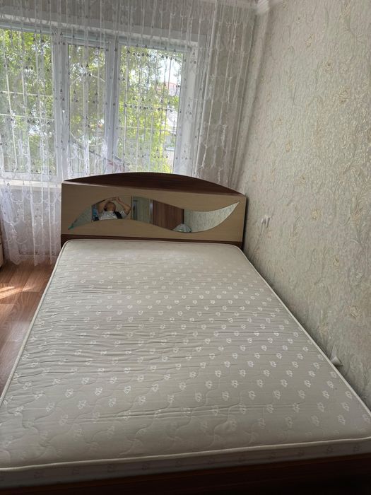 Срочно продам кровать семейную двуспалку