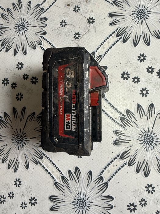 Акумулаторна батерия Milwaukee M18HB8, 18 V, 8 Ah