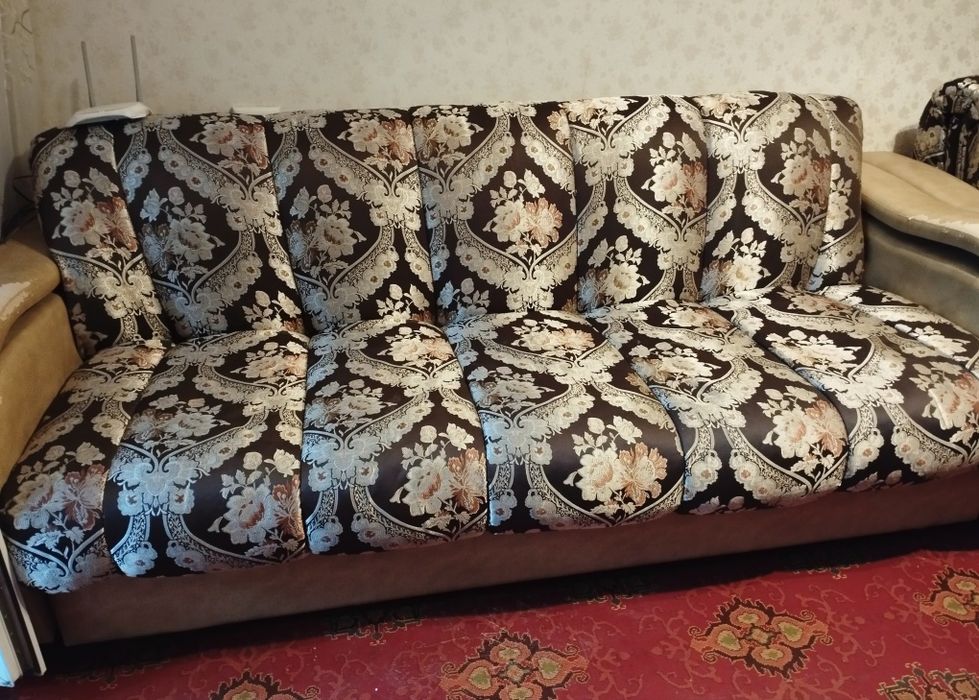 Продам диван-кровать, механизм "аккордеон". Б/у.