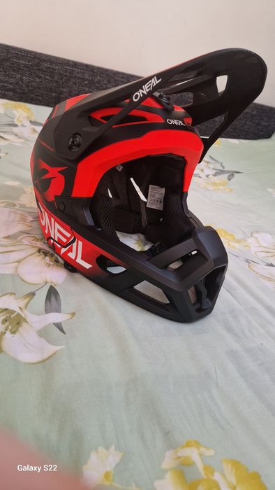 Vând cască ONEAL mărime L